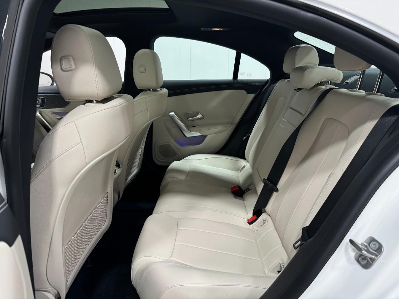 Mercedes-Benz CLA Vehicle Full-screen Gallery Image 8