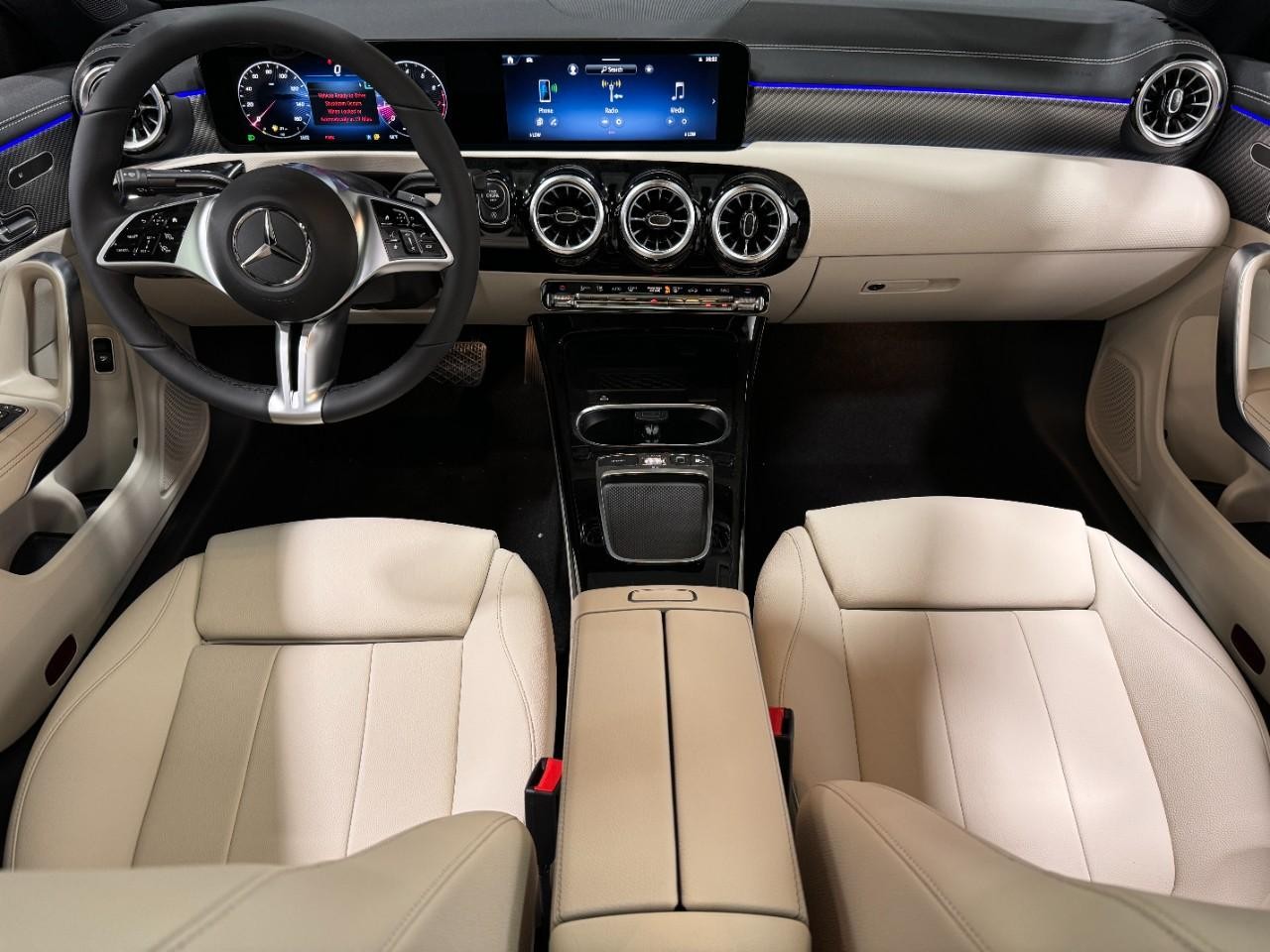 Mercedes-Benz CLA Vehicle Full-screen Gallery Image 12