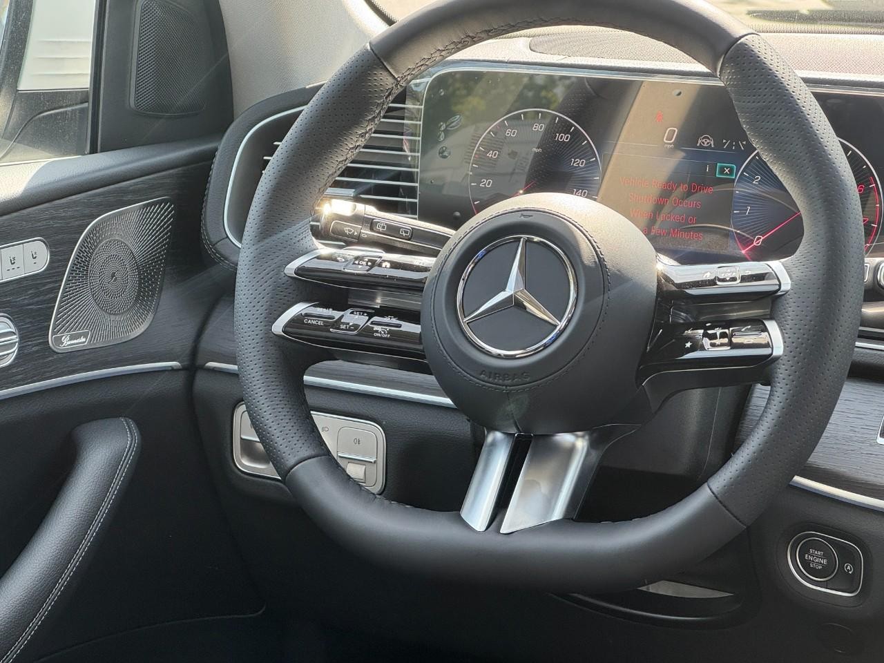 Mercedes-Benz GLS Vehicle Full-screen Gallery Image 15