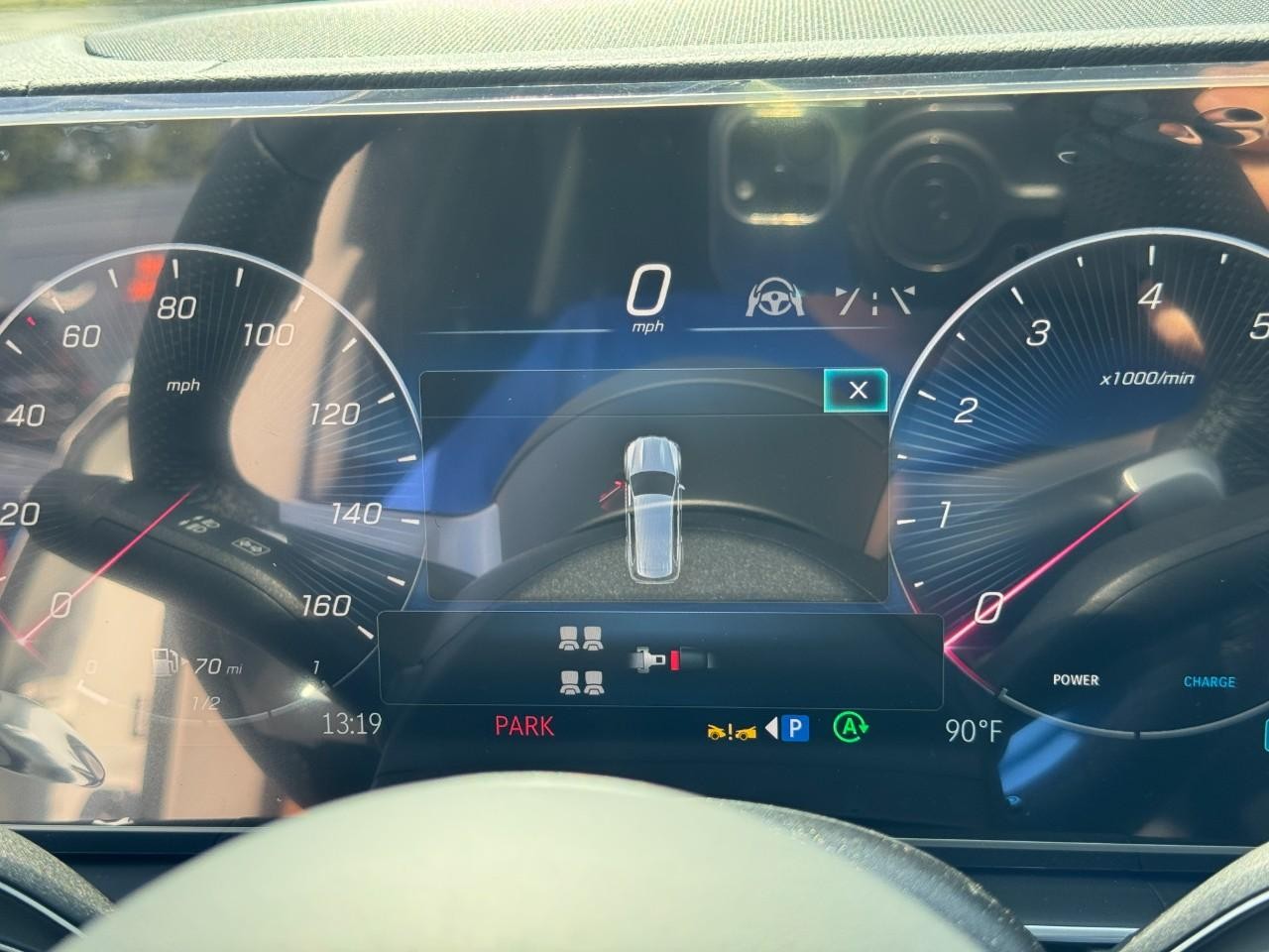 Mercedes-Benz GLS Vehicle Full-screen Gallery Image 23