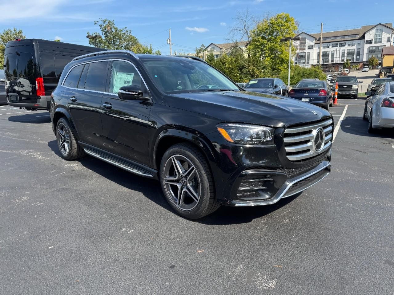 Mercedes-Benz GLS Vehicle Full-screen Gallery Image 7