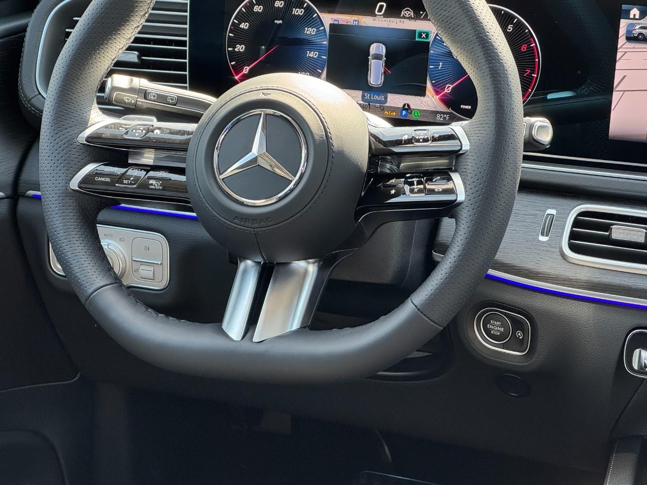 Mercedes-Benz GLS Vehicle Full-screen Gallery Image 15