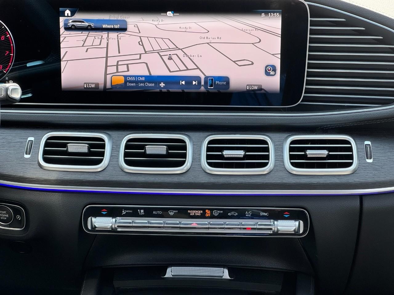 Mercedes-Benz GLS Vehicle Full-screen Gallery Image 16