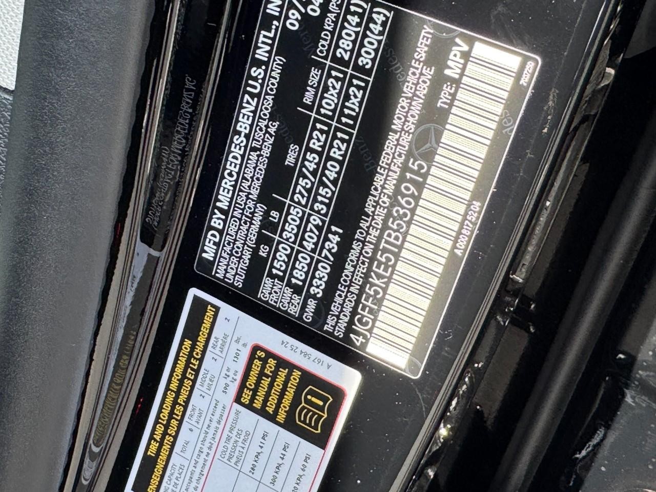 Mercedes-Benz GLS Vehicle Full-screen Gallery Image 32