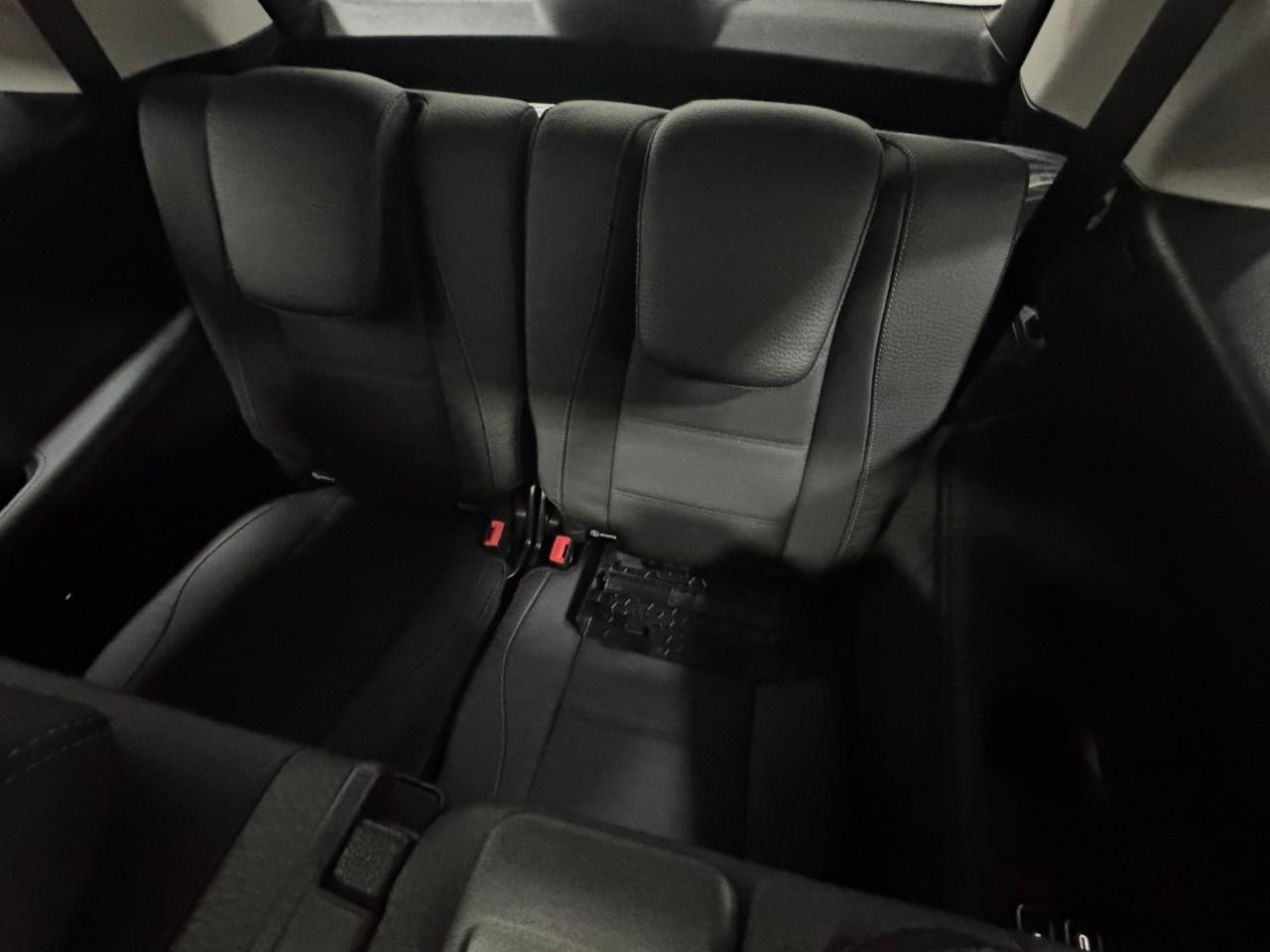 Mercedes-Benz GLS Vehicle Full-screen Gallery Image 8