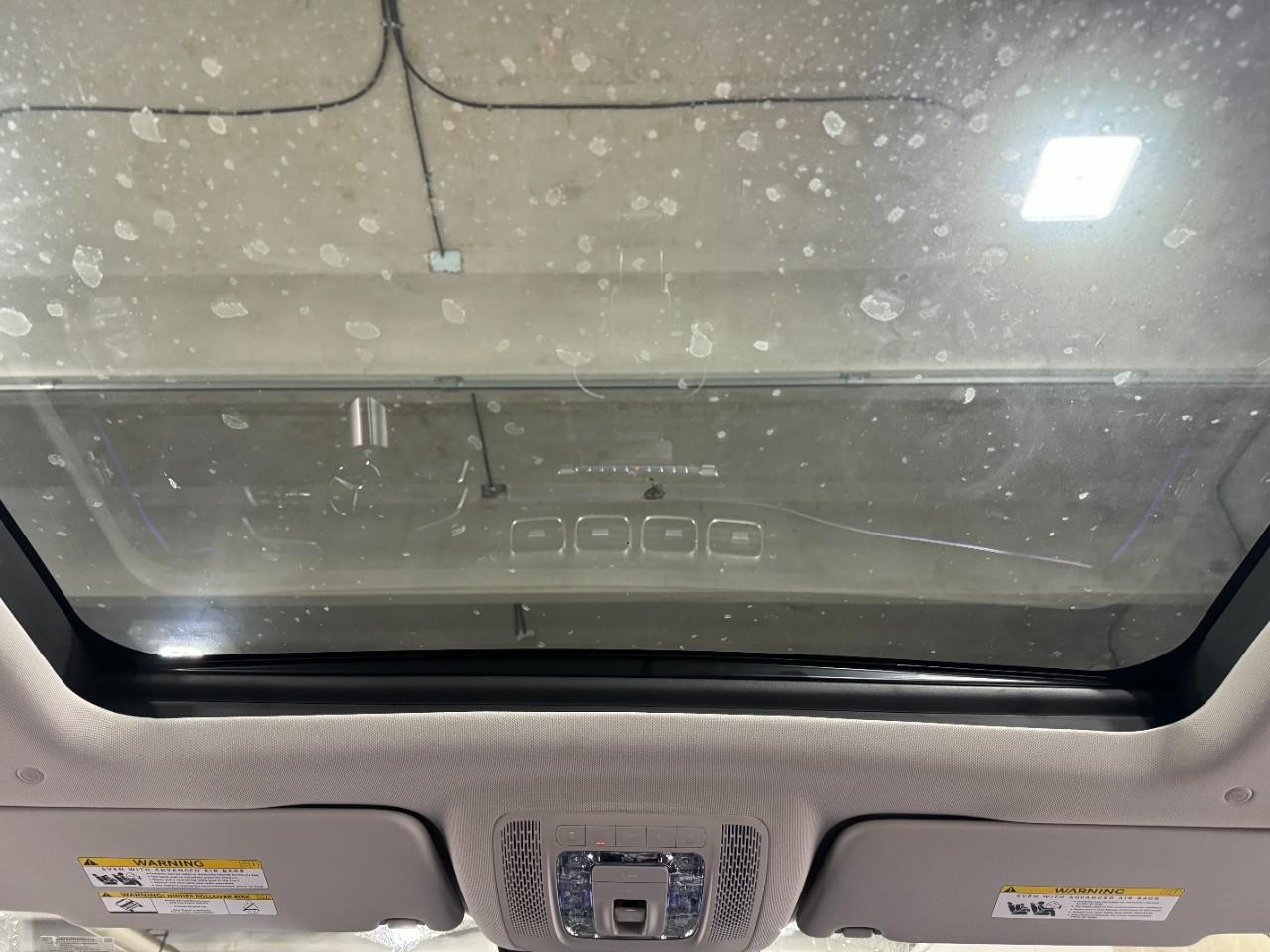 Mercedes-Benz GLS Vehicle Full-screen Gallery Image 14