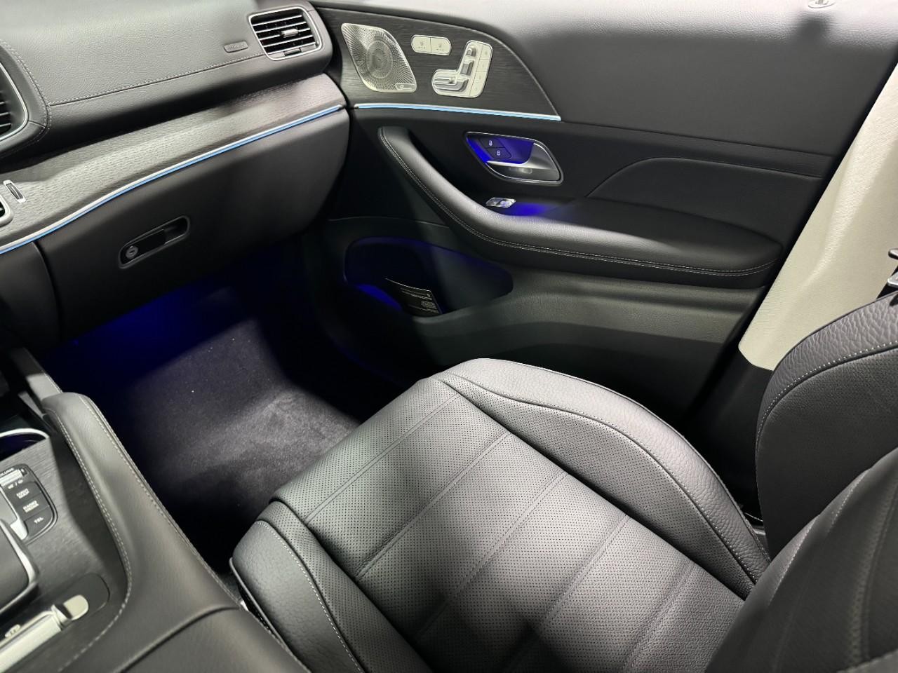 Mercedes-Benz GLS Vehicle Full-screen Gallery Image 20