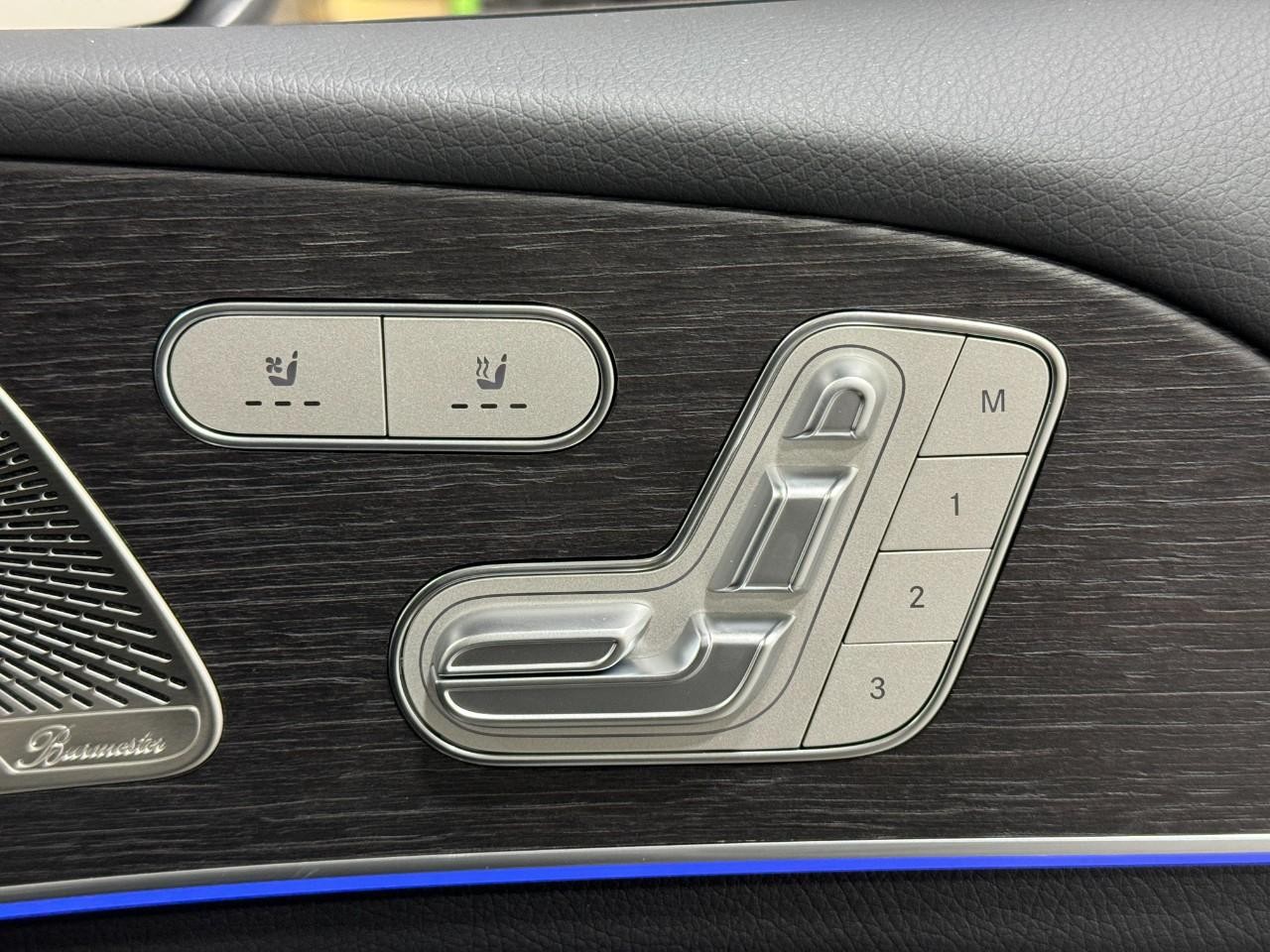 Mercedes-Benz GLS Vehicle Full-screen Gallery Image 23