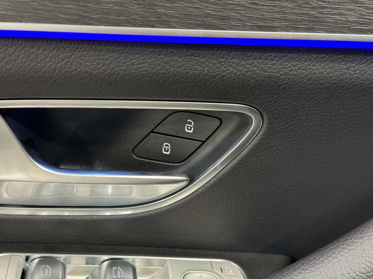 Mercedes-Benz GLS Vehicle Full-screen Gallery Image 28