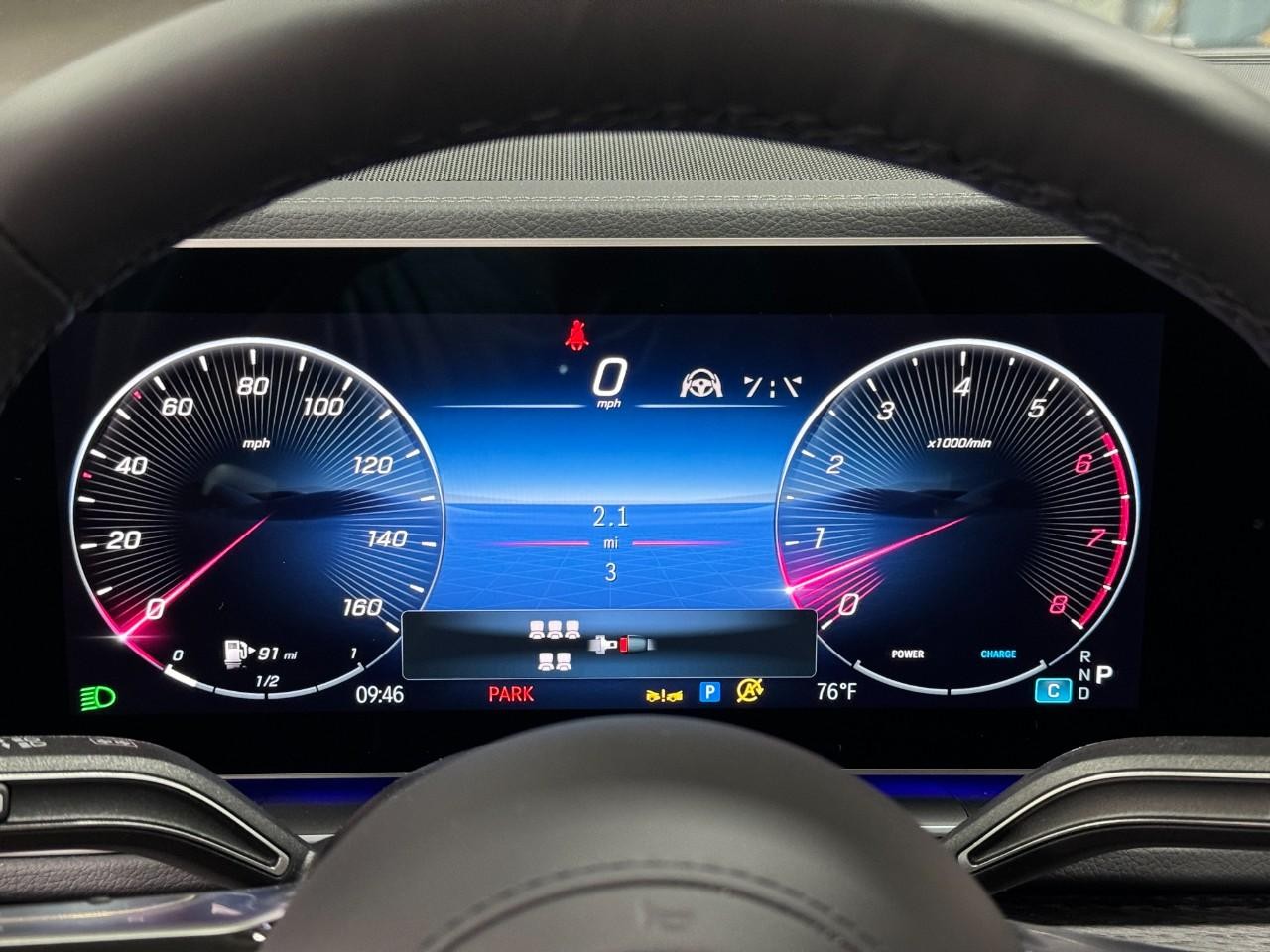 Mercedes-Benz GLS Vehicle Full-screen Gallery Image 36