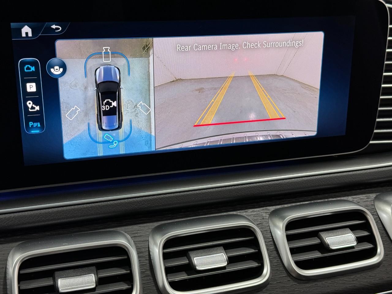 Mercedes-Benz GLS Vehicle Full-screen Gallery Image 38