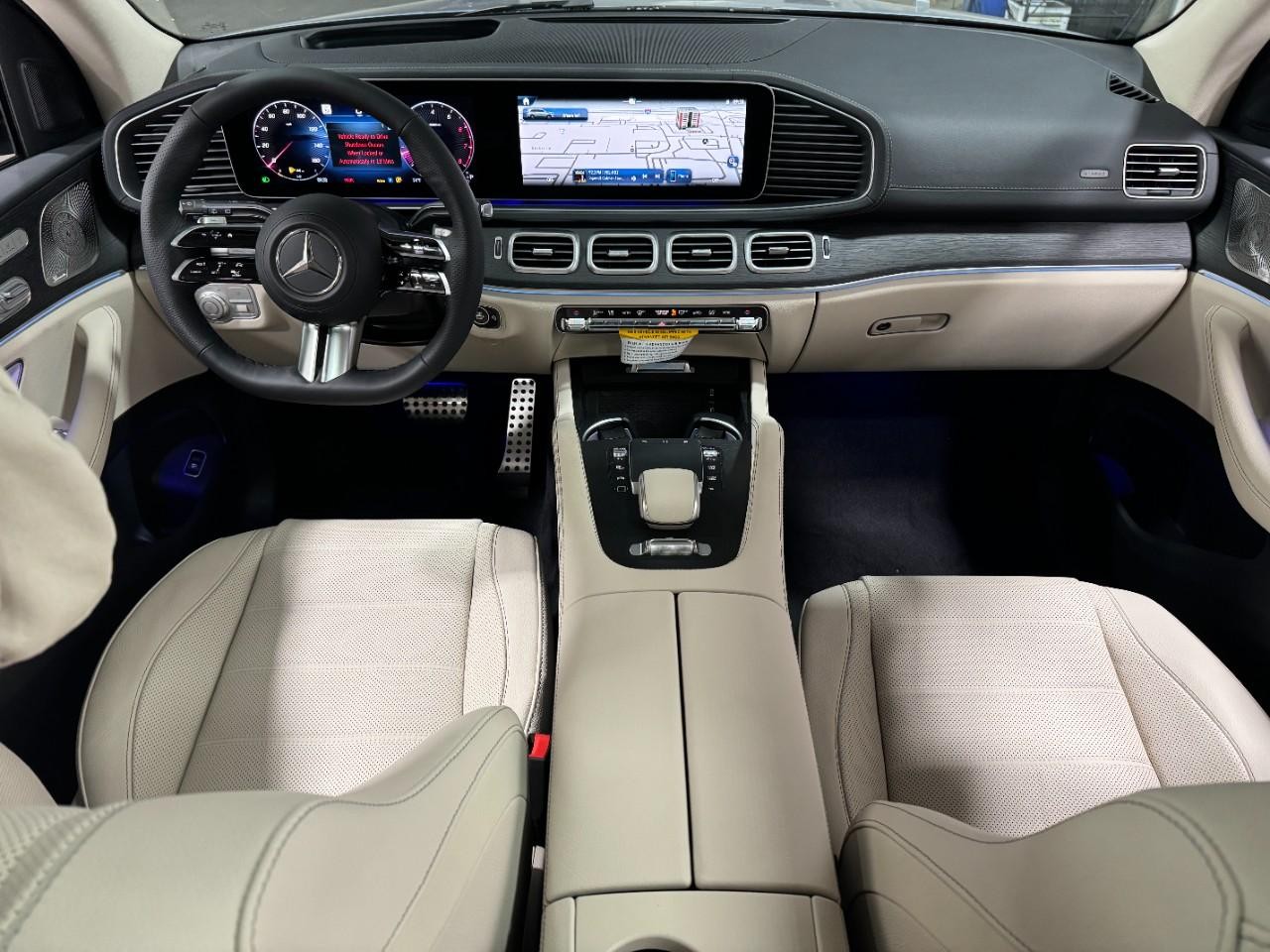 Mercedes-Benz GLS Vehicle Full-screen Gallery Image 15