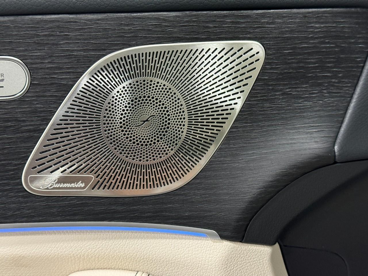 Mercedes-Benz GLS Vehicle Full-screen Gallery Image 26