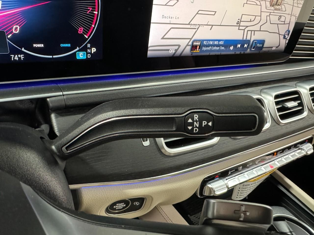 Mercedes-Benz GLS Vehicle Full-screen Gallery Image 37