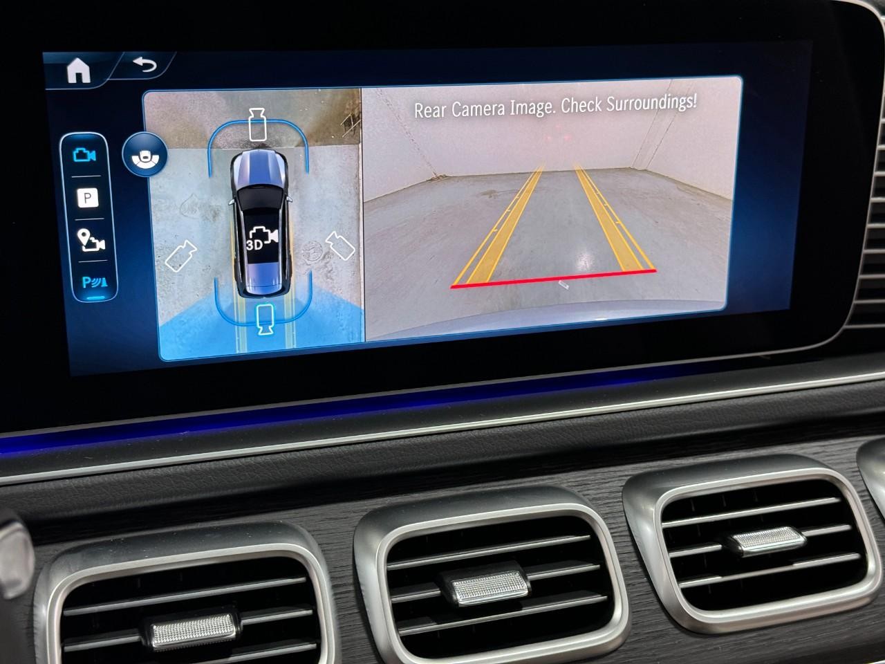 Mercedes-Benz GLS Vehicle Full-screen Gallery Image 38