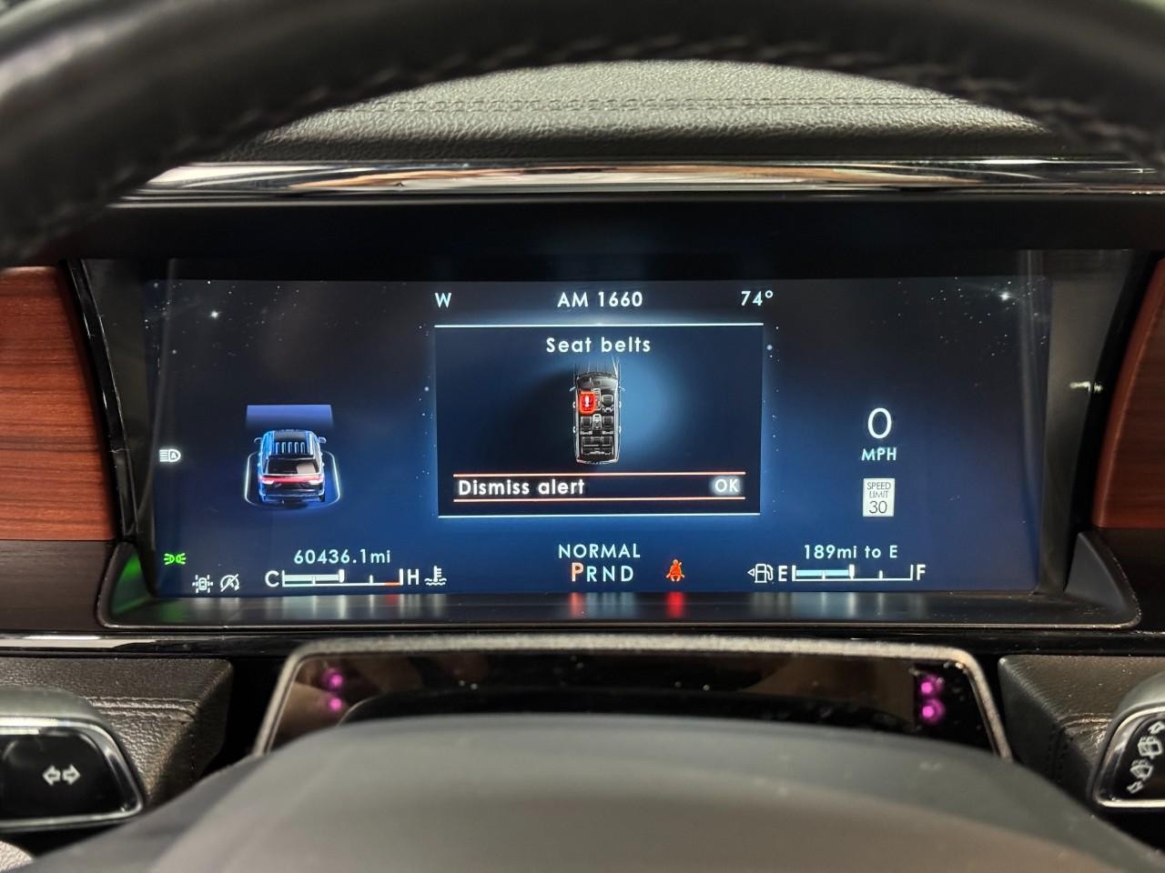 Lincoln Navigator Vehicle Full-screen Gallery Image 31