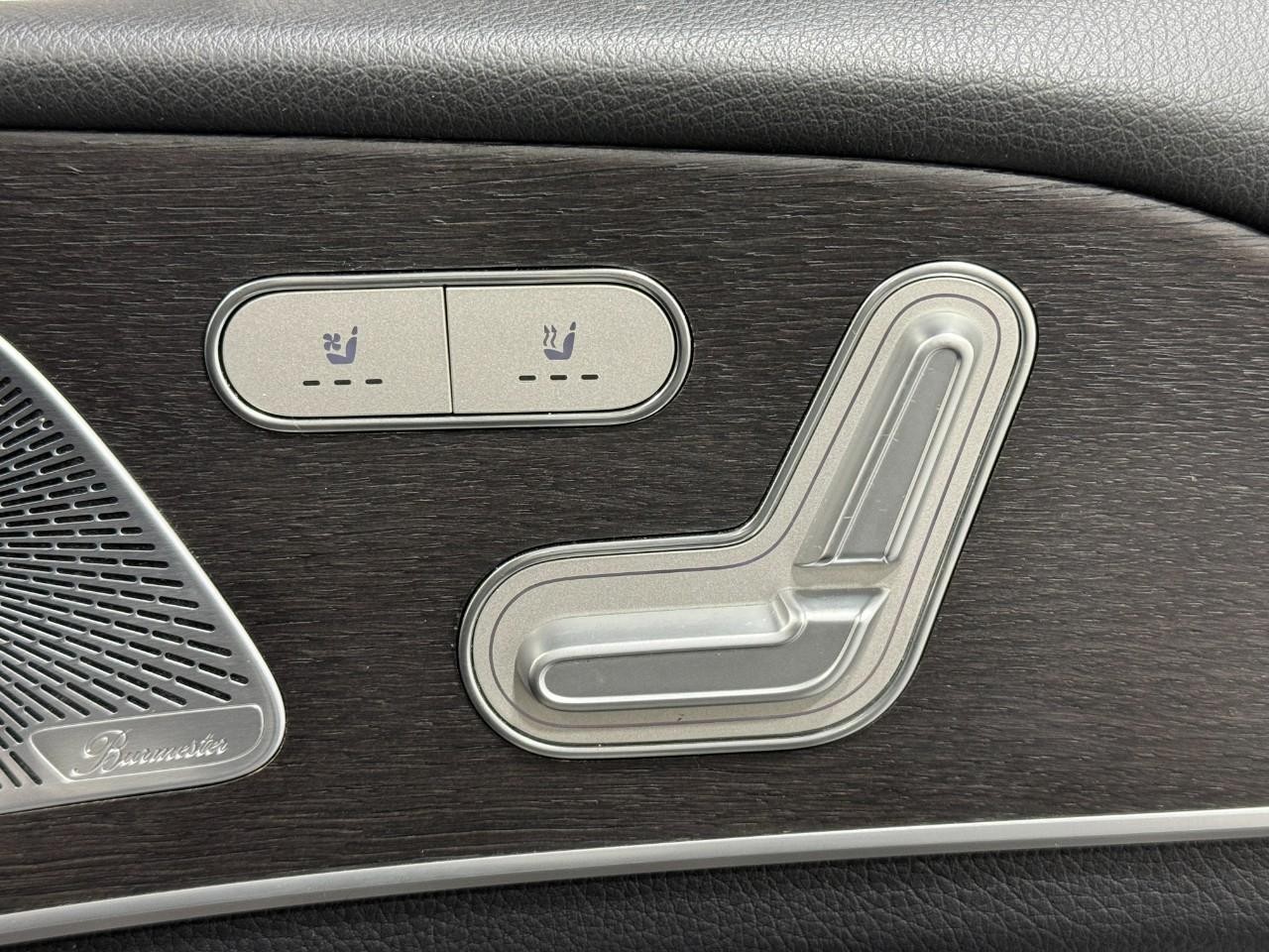 Mercedes-Benz GLE Vehicle Full-screen Gallery Image 21