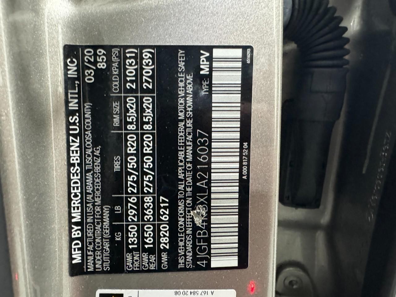 Mercedes-Benz GLE Vehicle Full-screen Gallery Image 38