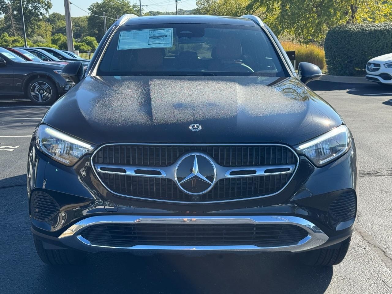 Mercedes-Benz GLC Vehicle Full-screen Gallery Image 8