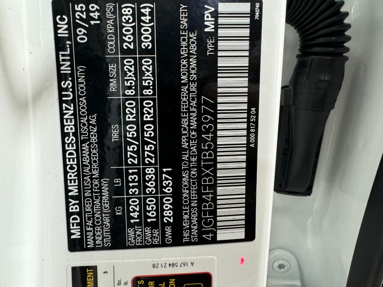 Mercedes-Benz GLE Vehicle Full-screen Gallery Image 38