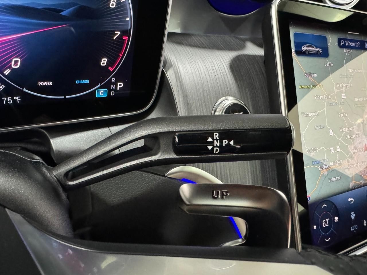 Mercedes-Benz GLC Vehicle Full-screen Gallery Image 33