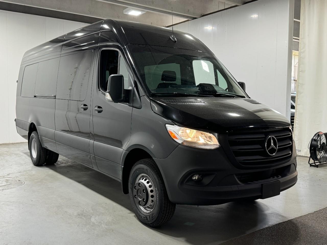 Mercedes-Benz Sprinter Cargo Van Vehicle Full-screen Gallery Image 6