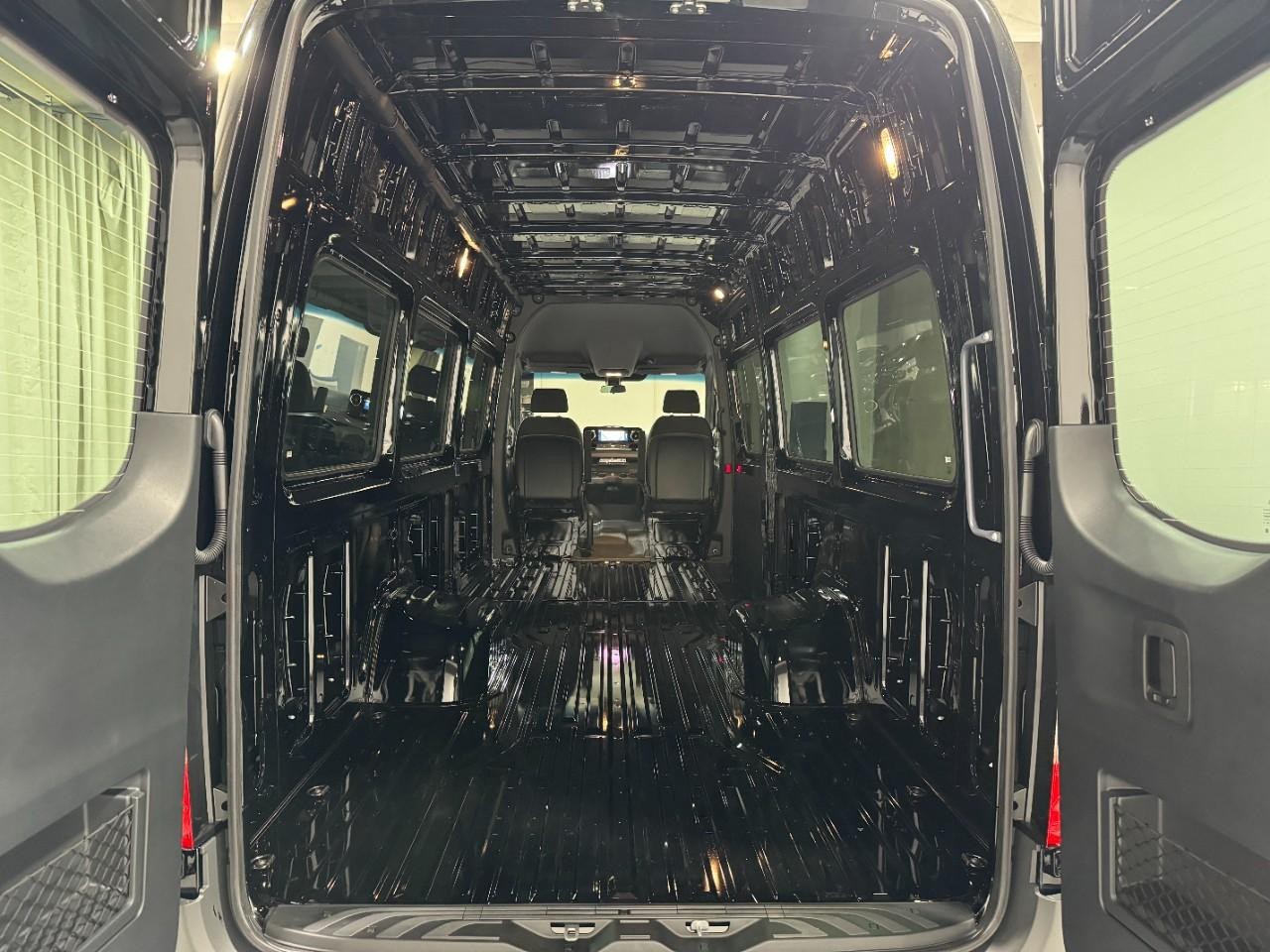 Mercedes-Benz Sprinter Cargo Van Vehicle Full-screen Gallery Image 8