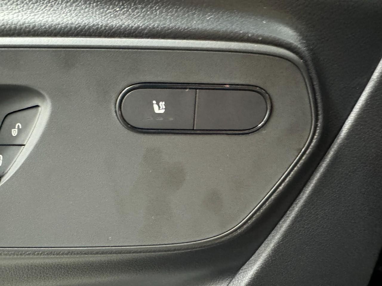 Mercedes-Benz Sprinter Cargo Van Vehicle Full-screen Gallery Image 22