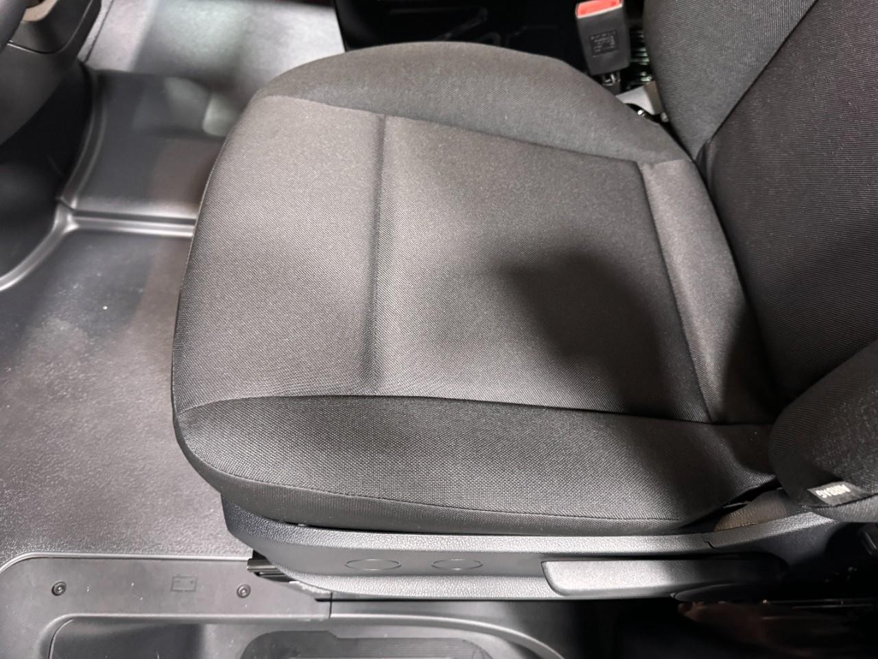 Mercedes-Benz Sprinter Cargo Van Vehicle Full-screen Gallery Image 25