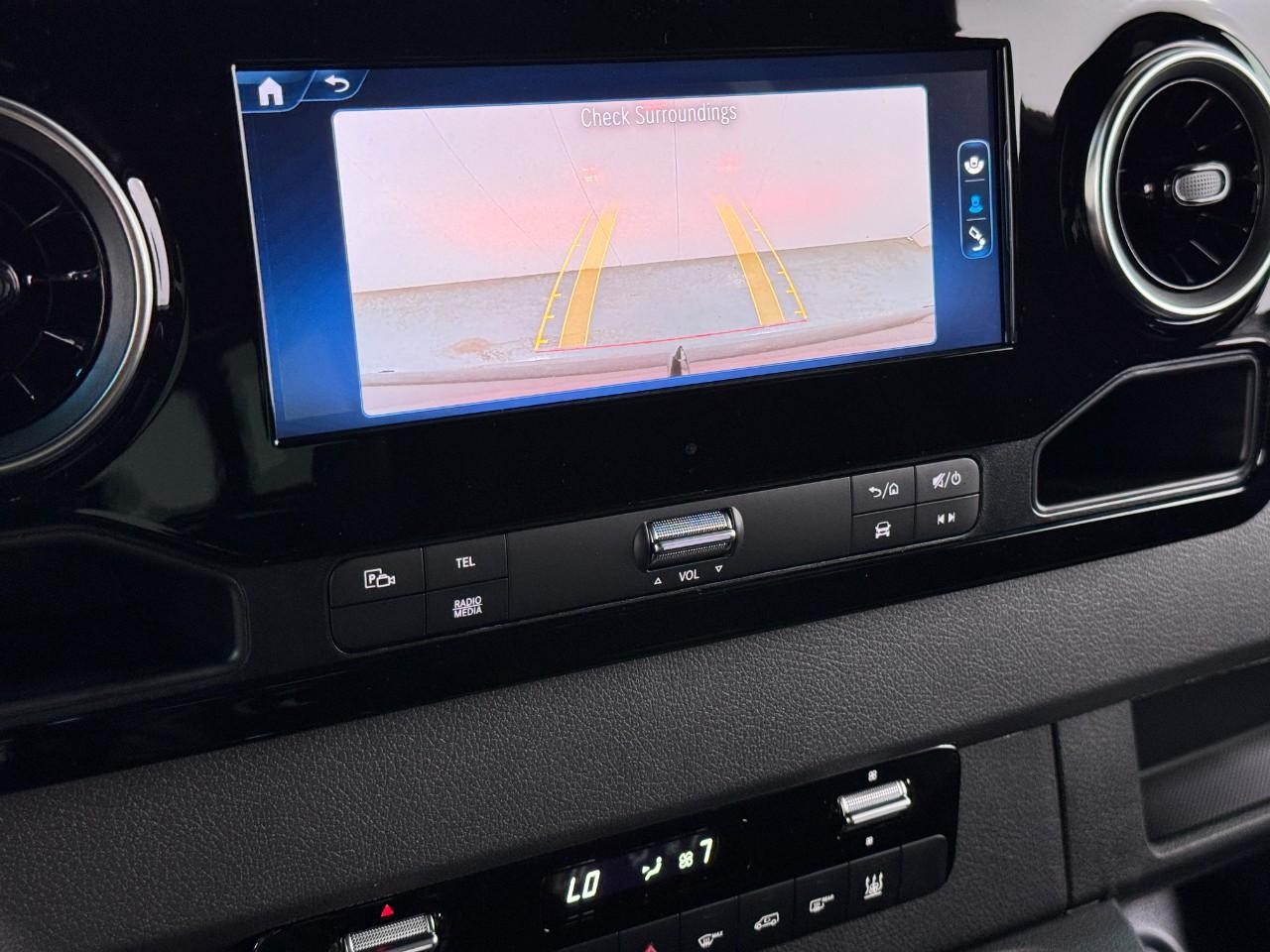 Mercedes-Benz Sprinter Cargo Van Vehicle Full-screen Gallery Image 32