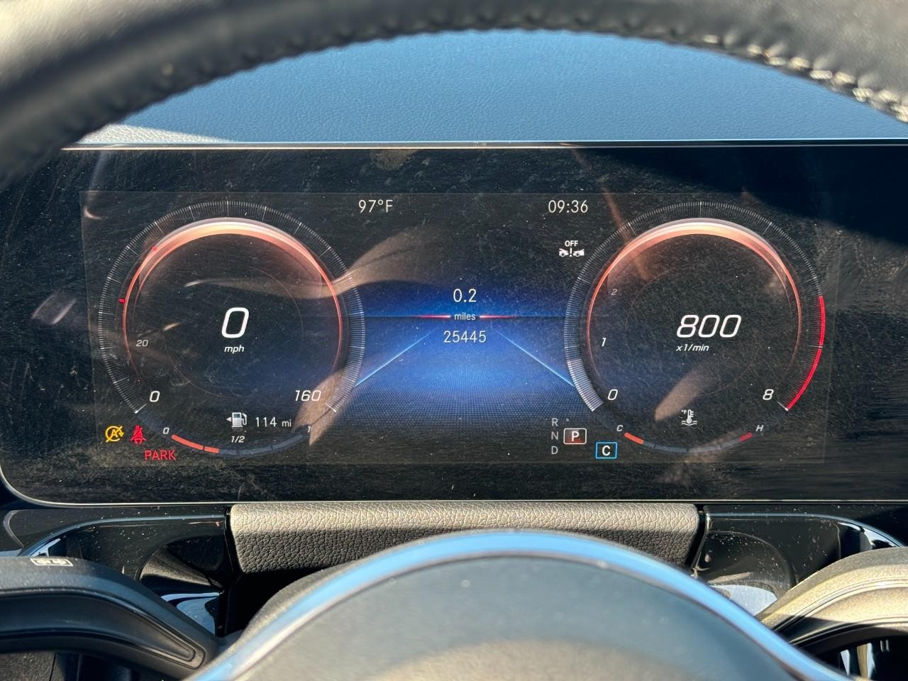 Mercedes-Benz GLA Vehicle Full-screen Gallery Image 33