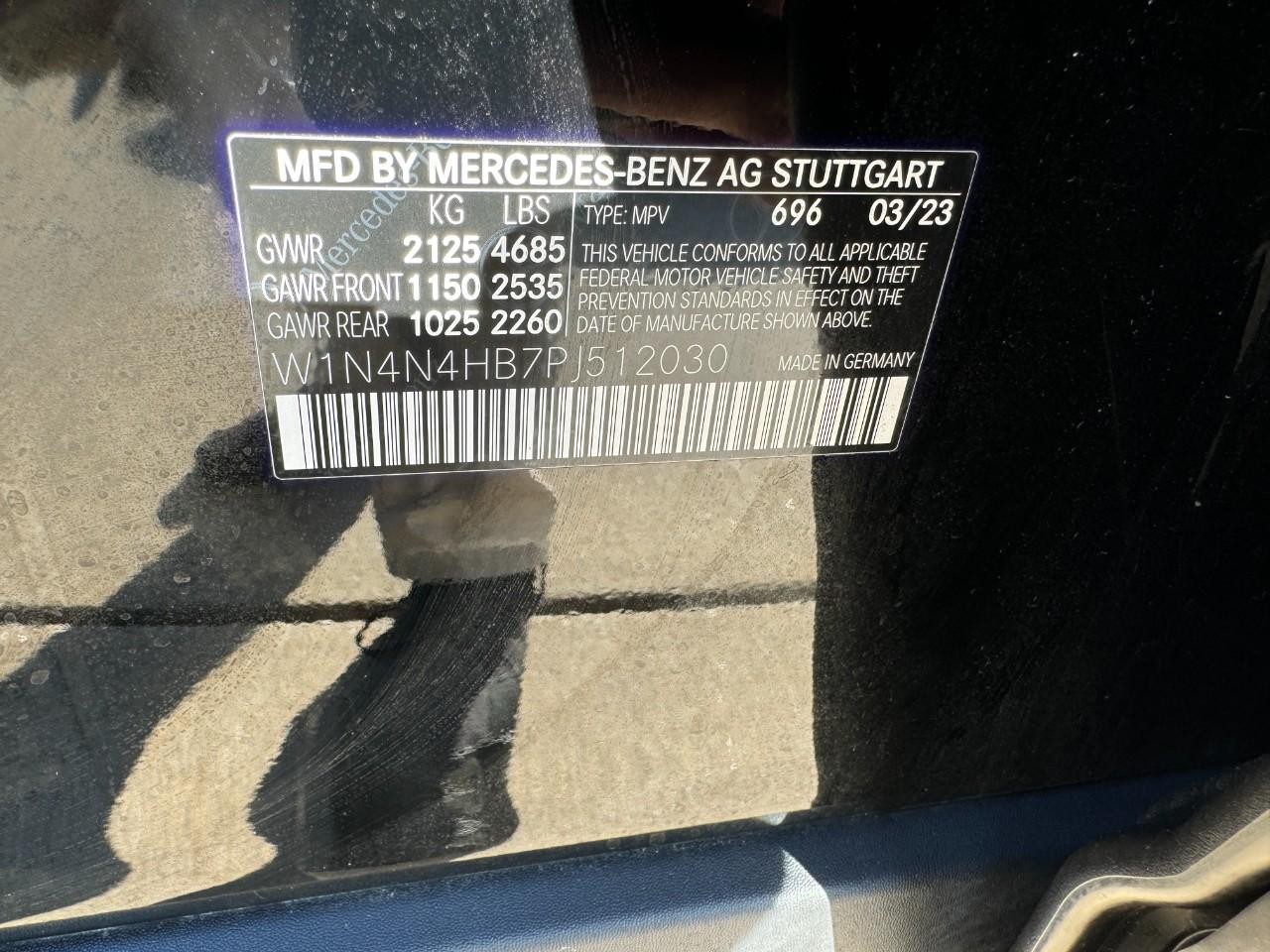 Mercedes-Benz GLA Vehicle Full-screen Gallery Image 36