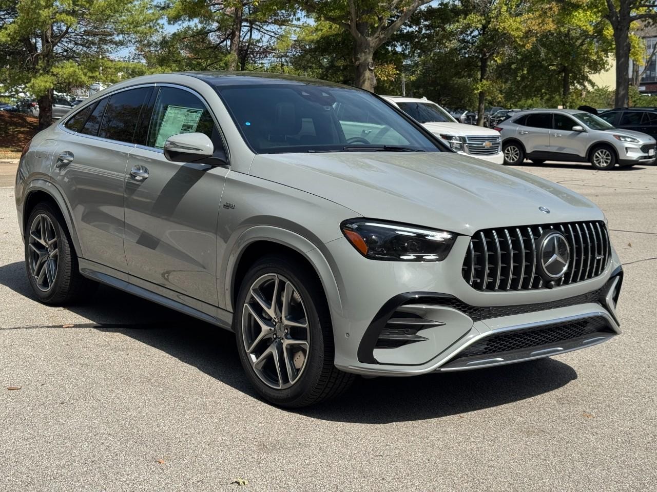 Mercedes-Benz GLE Vehicle Full-screen Gallery Image 7