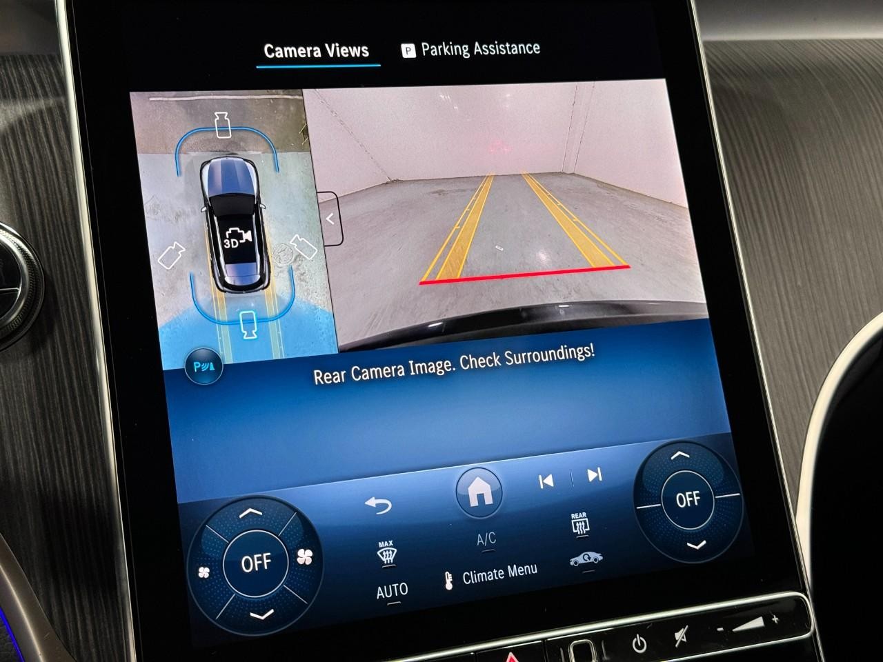 Mercedes-Benz GLC Vehicle Full-screen Gallery Image 34