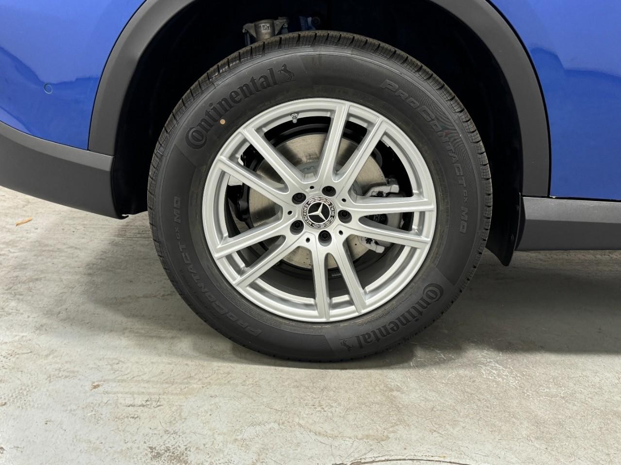 Mercedes-Benz GLC Vehicle Full-screen Gallery Image 5