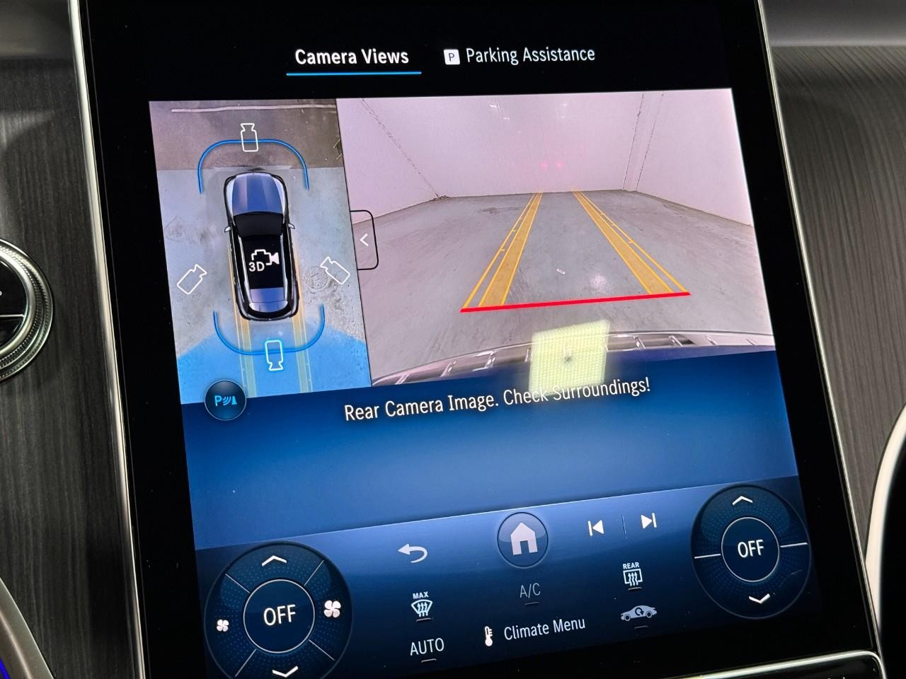 Mercedes-Benz GLC Vehicle Full-screen Gallery Image 34