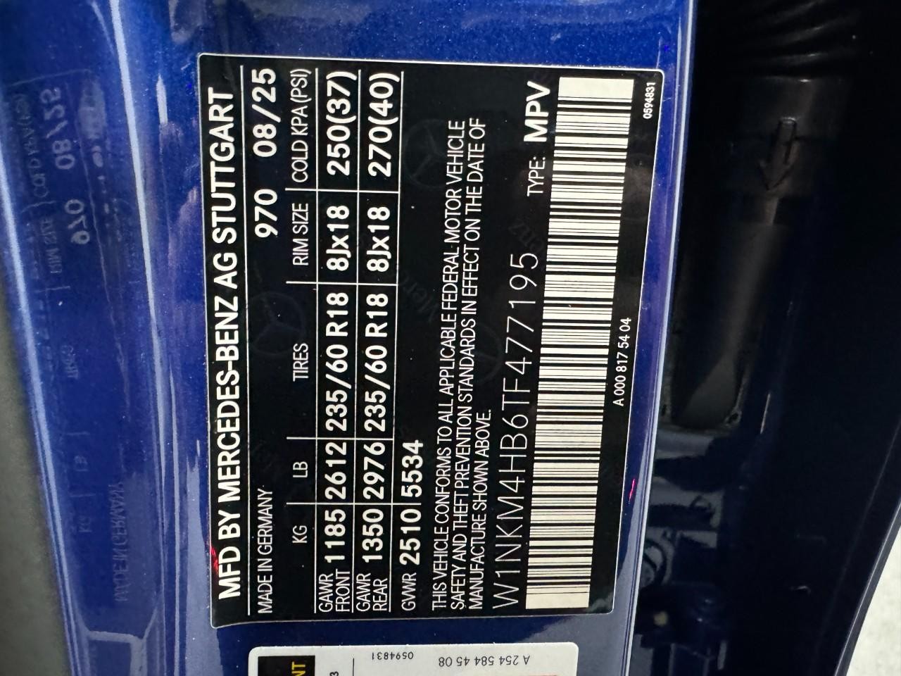 Mercedes-Benz GLC Vehicle Full-screen Gallery Image 35