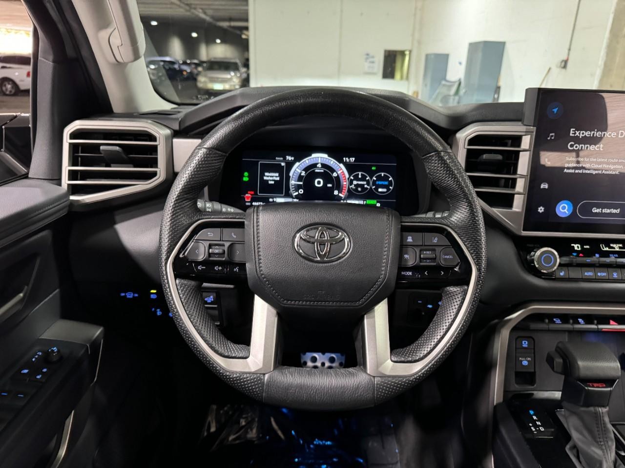 Toyota Sequoia Vehicle Full-screen Gallery Image 16