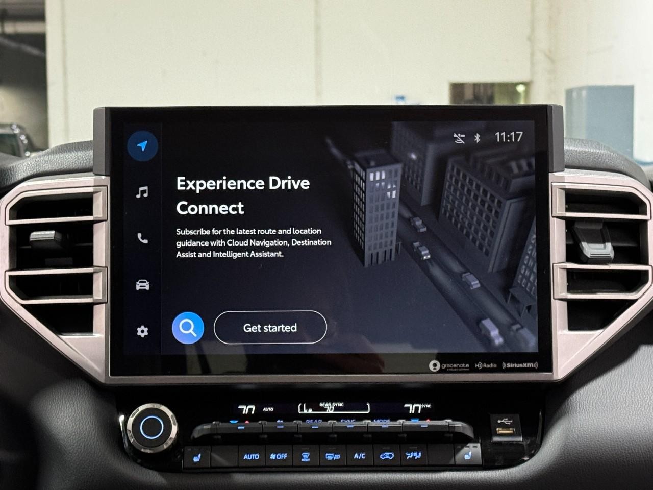 Toyota Sequoia Vehicle Full-screen Gallery Image 17