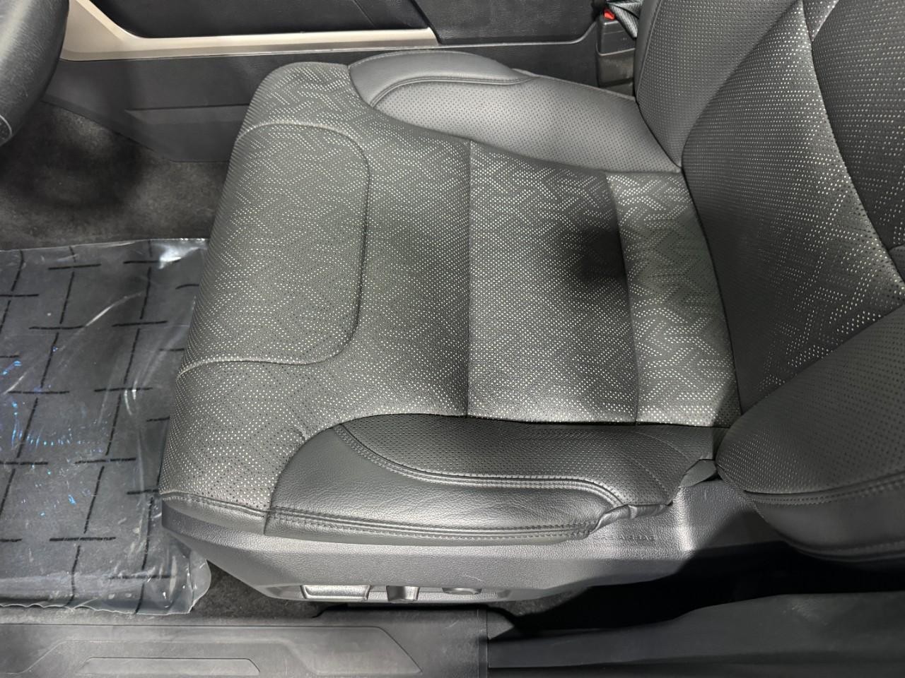 Toyota Sequoia Vehicle Full-screen Gallery Image 26