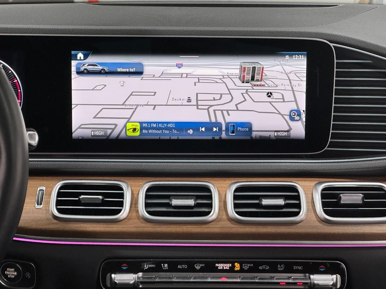 Mercedes-Benz GLE Vehicle Full-screen Gallery Image 14