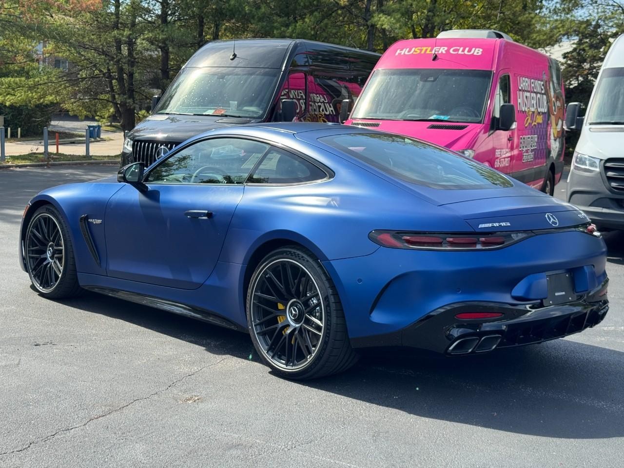 Mercedes-Benz AMG GT Vehicle Full-screen Gallery Image 3