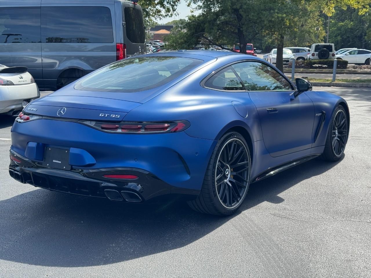 Mercedes-Benz AMG GT Vehicle Full-screen Gallery Image 5