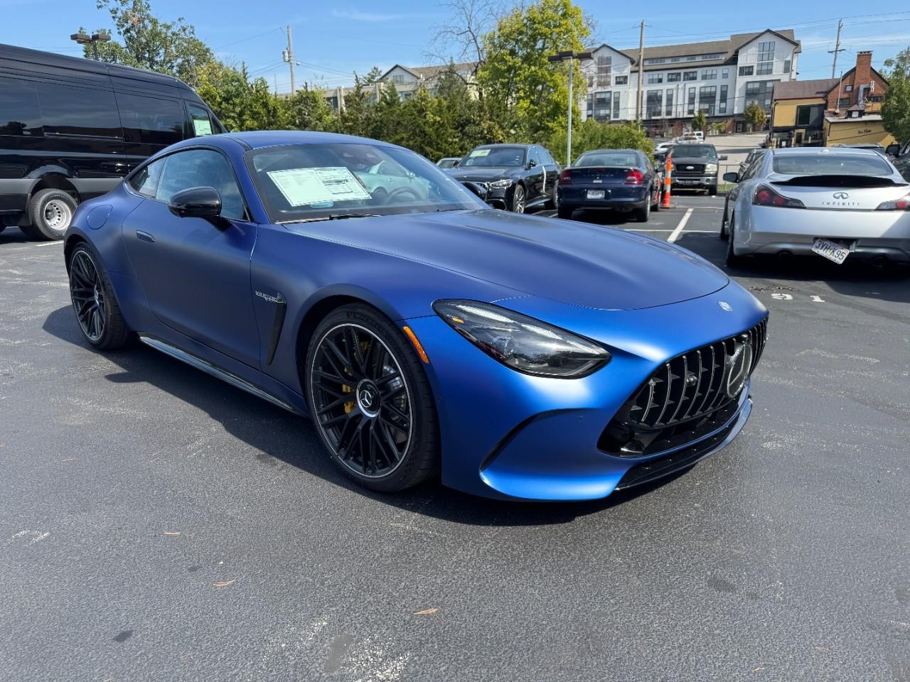 Mercedes-Benz AMG GT Vehicle Full-screen Gallery Image 7