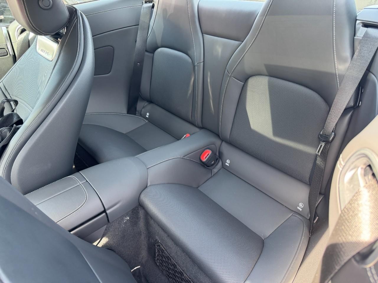 Mercedes-Benz AMG GT Vehicle Full-screen Gallery Image 9