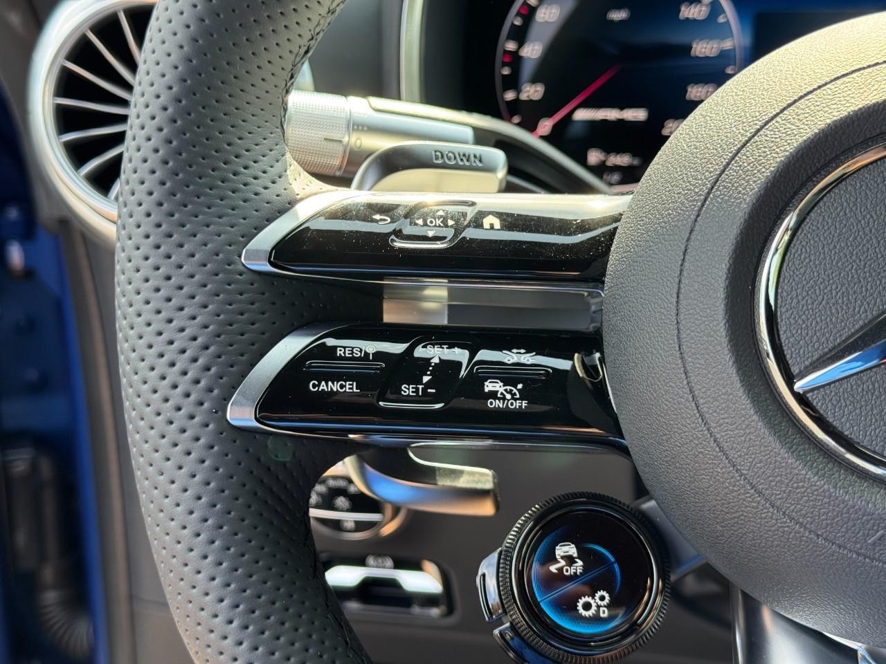 Mercedes-Benz AMG GT Vehicle Full-screen Gallery Image 19