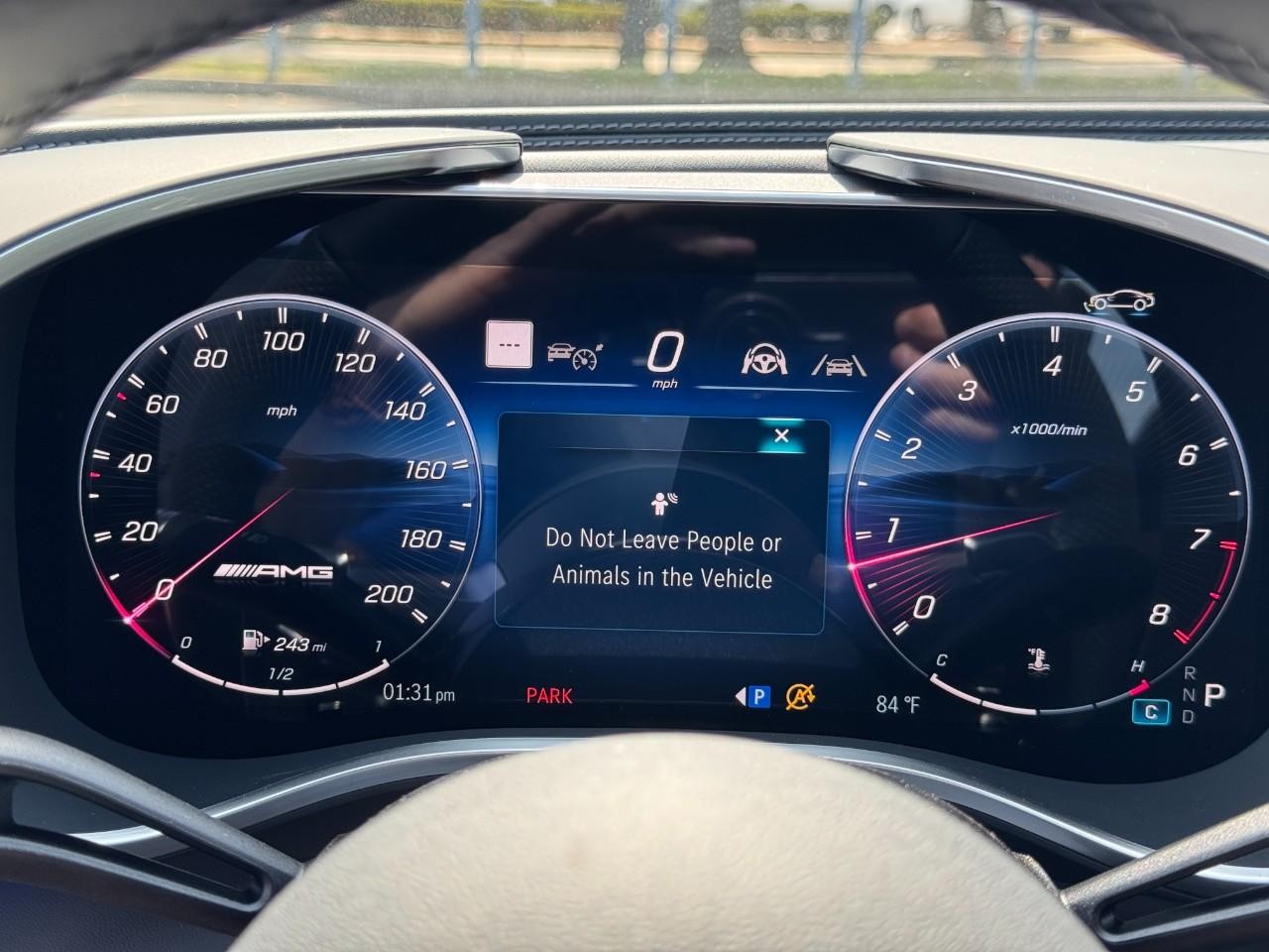 Mercedes-Benz AMG GT Vehicle Full-screen Gallery Image 21