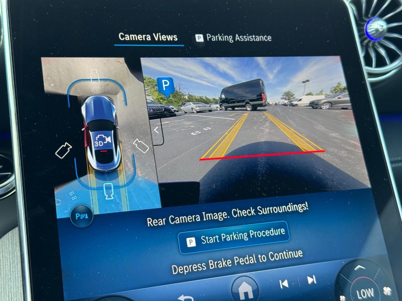 Mercedes-Benz AMG GT Vehicle Full-screen Gallery Image 23