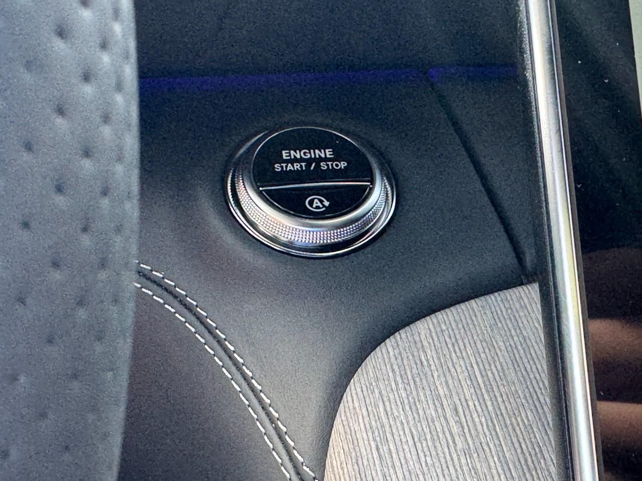 Mercedes-Benz AMG GT Vehicle Full-screen Gallery Image 25