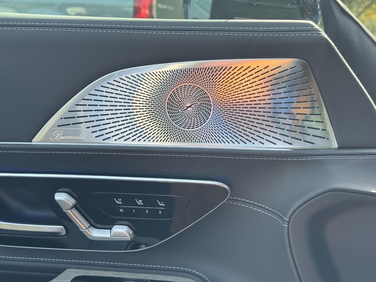 Mercedes-Benz AMG GT Vehicle Full-screen Gallery Image 27